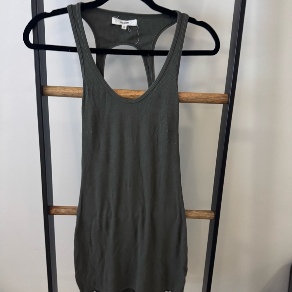 Olive green racerback tank dress #activewear
GREEN
KHAKI